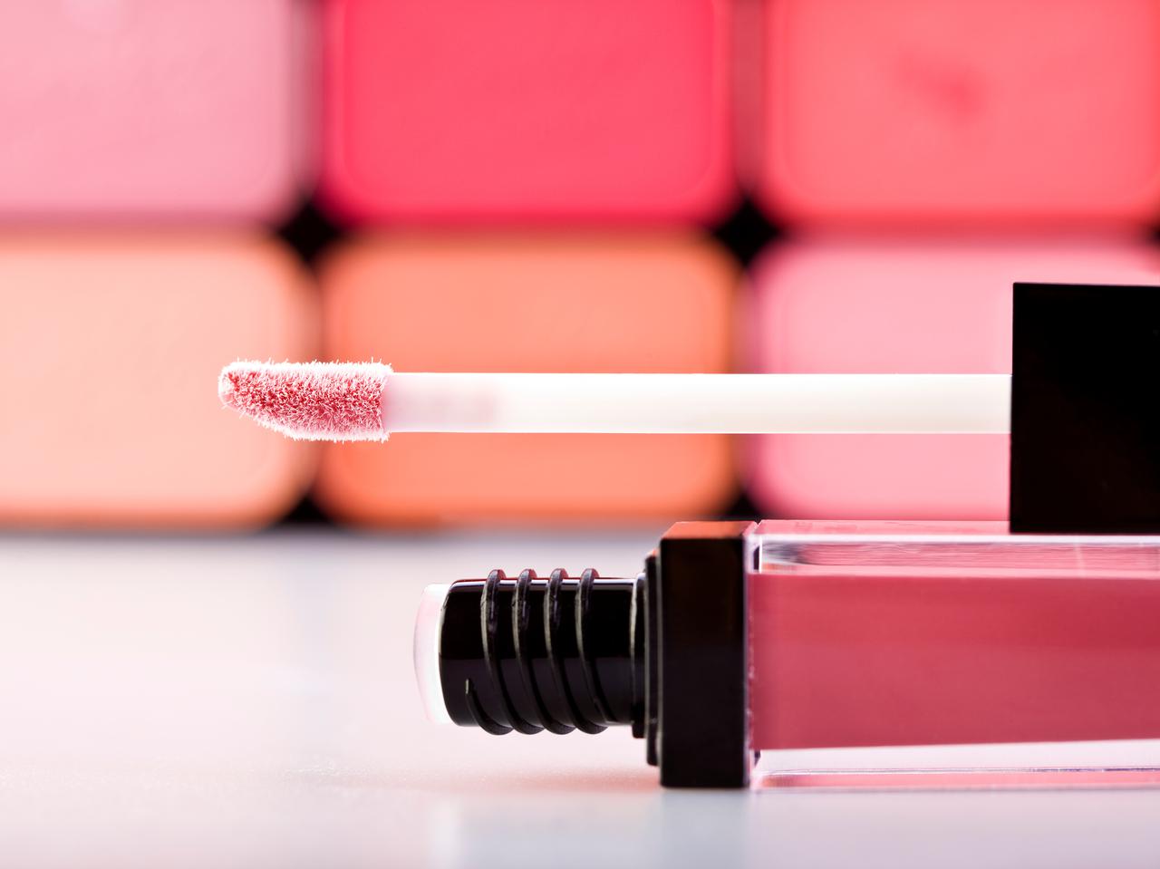 マスクでも落ちない「リップグロス」の上手な塗り方2つ