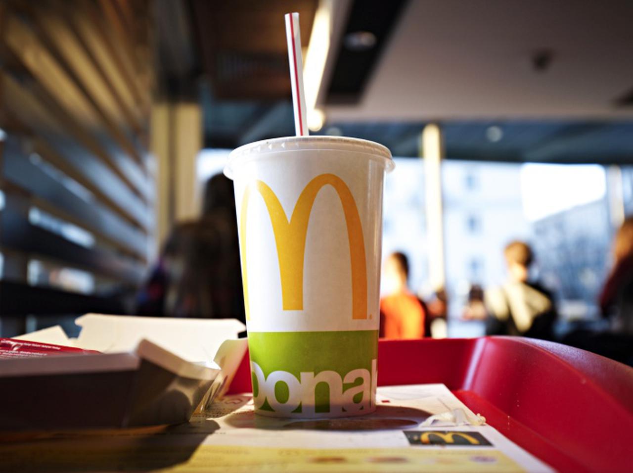 マクドナルドの“ドリンクのフタ”が隠し持つ「意外な特技」が発覚