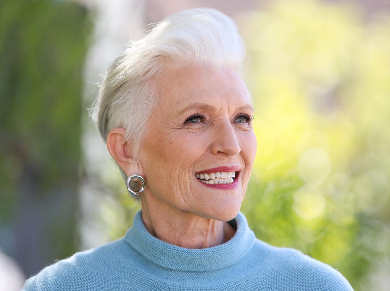 この先ずっと年齢を気にしていくの?イーロン・マスク母の言葉にハッとさせられる