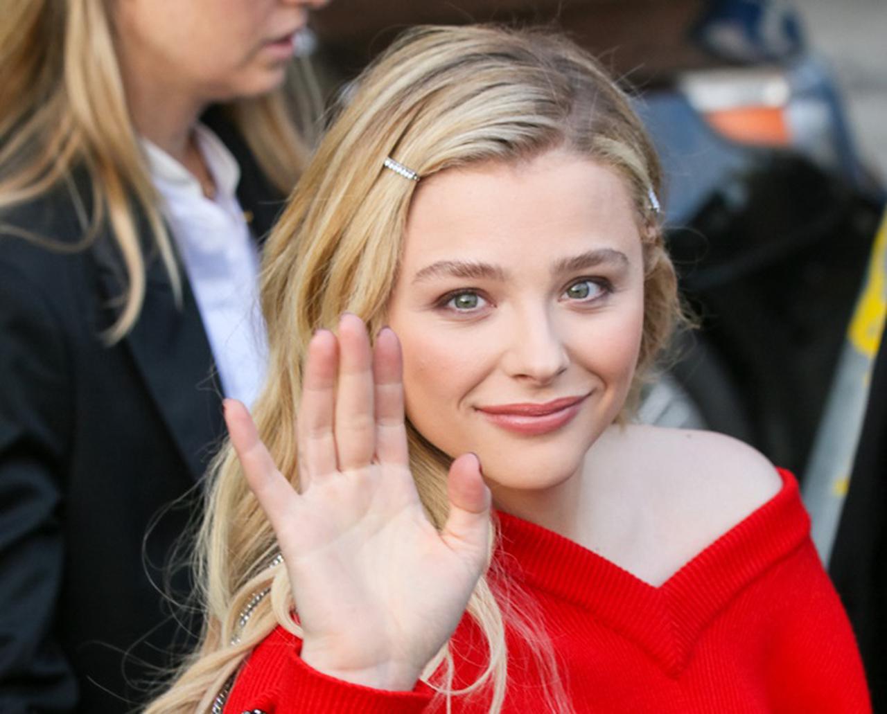 クロエ・モレッツ、兄と直接再会できるまで「コロナ禍ならではの方法」で会う