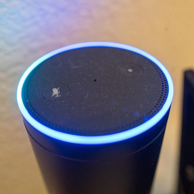 アマゾンのアレクサに「オナラして」と言ったら『逆に提案されたこと』に大爆笑