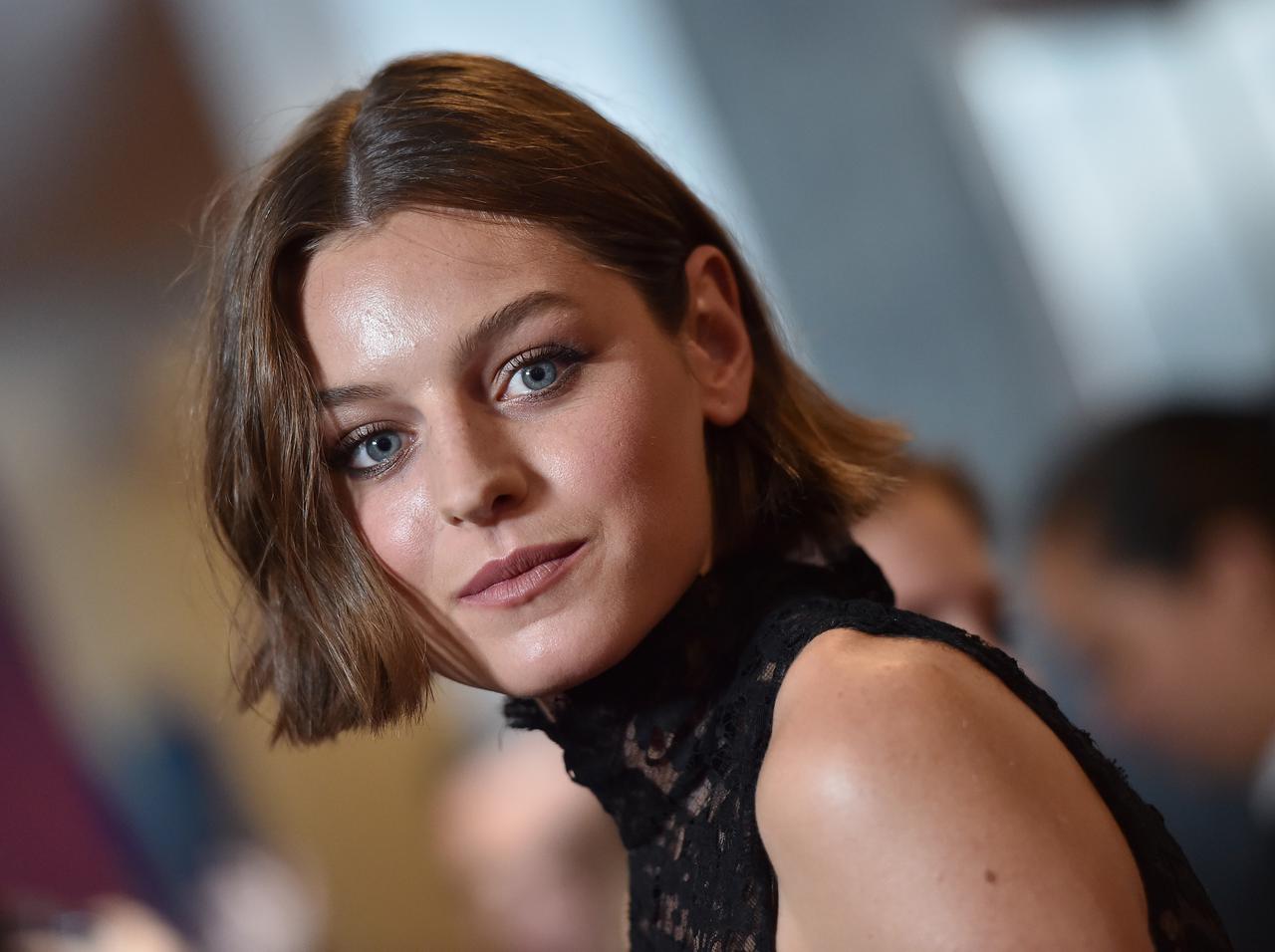 『ザ・クラウン』エマ・コリンが、可愛くてかっこよくて個性的で目が離せない！