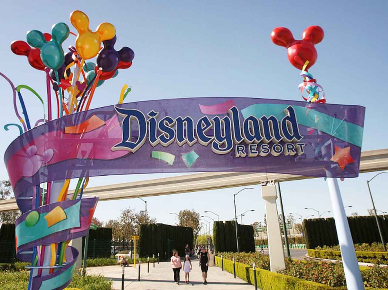 休園中のディズニーランド、コロナ共存時代に「最も必要な場所」に変貌を遂げる