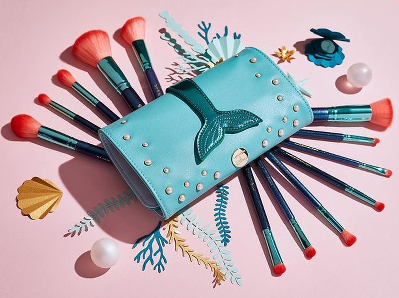 アリエルがメイクブラシに!『リトル・マーメイド』のコラボコスメがかわいすぎる