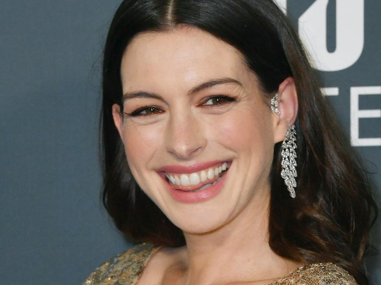 アン・ハサウェイ、エゴサで見つかる誹謗中傷に傷ついた過去と、いま思うこと