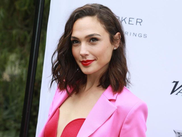 映画『ワンダーウーマン1984』のダイアナが「赤リップ」をしない理由が納得