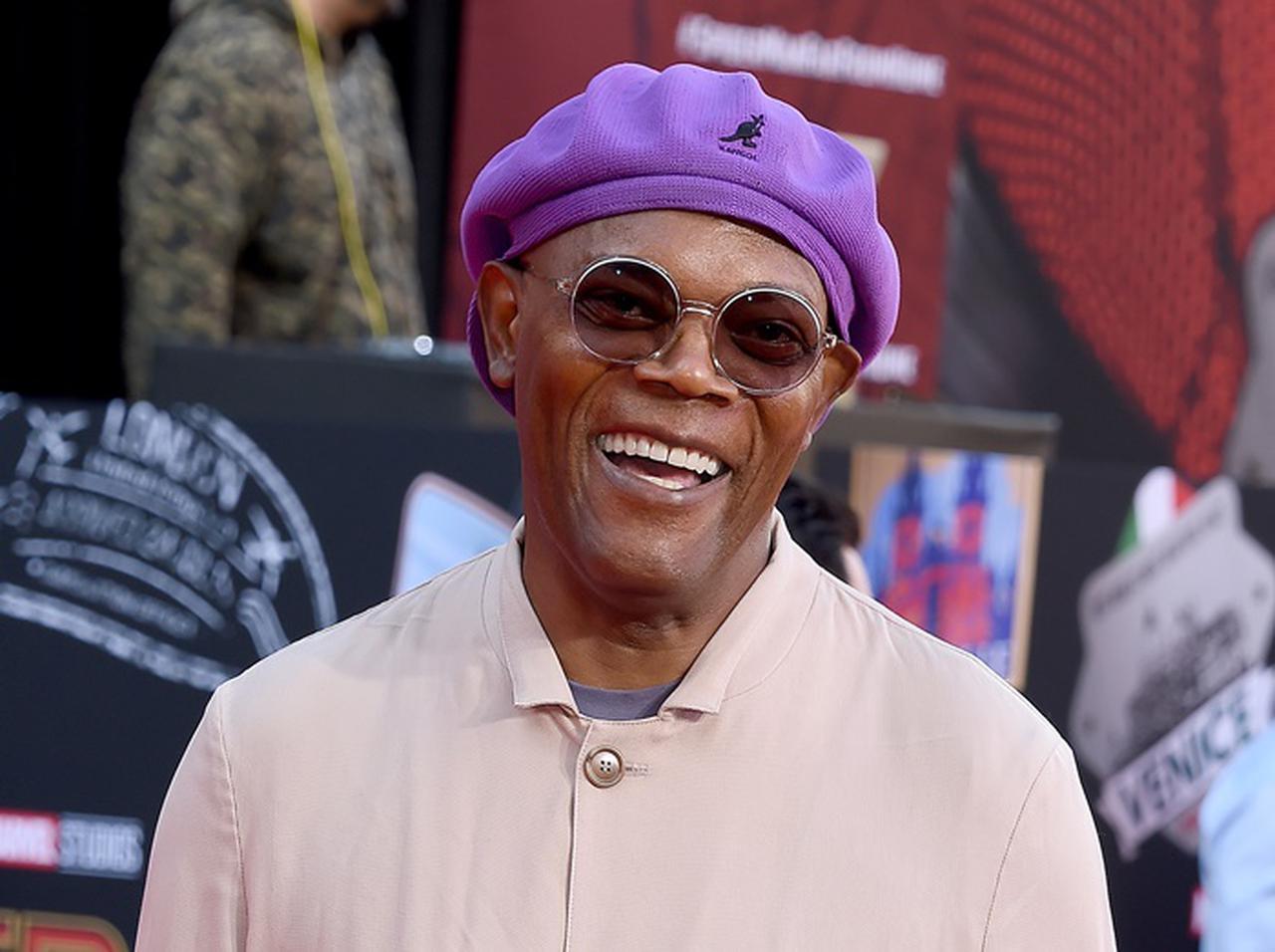 サミュエル・L・ジャクソン、アベンジャーズマスクでワクチン接種