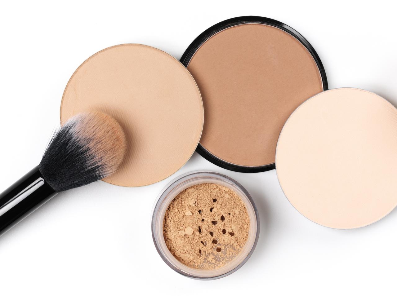パウダーファンデのムラを防ぐ!キレイに仕上げる簡単なコツとは?