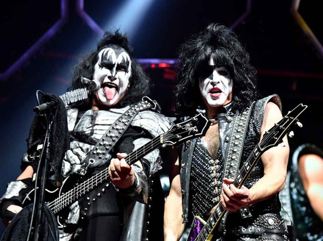 KISS、11億円を費やしたカウコンでKISSらしいギネス記録を樹立