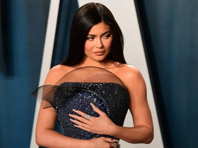 カイリー・ジェンナー、37億円豪邸の“弱点”をイジられまくる「富豪なのに…」