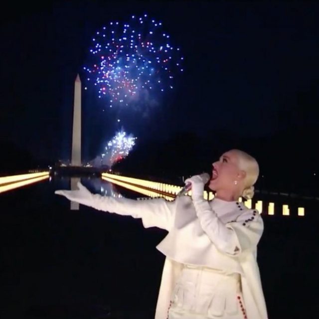 ケイティ・ペリー、バイデン大統領就任特番で「Firework」の圧巻パフォーマンスを披露