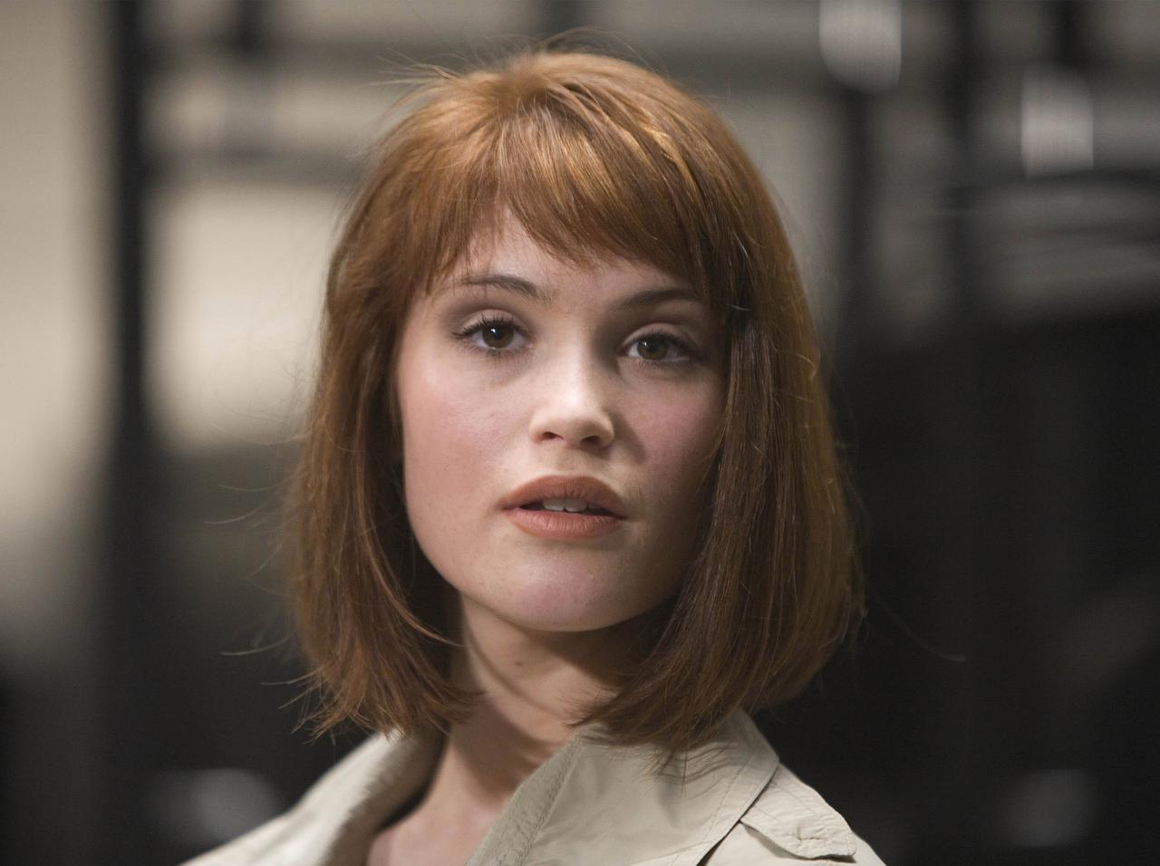 『007 慰めの報酬』ボンドガール、ジェームズ・ボンドにホテルで「ノー」と言うべきだった