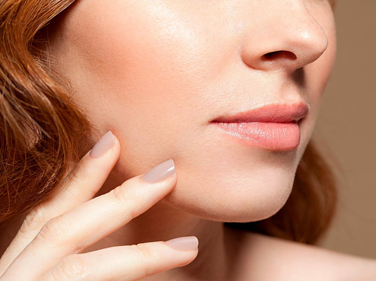 ファンデーションが浮くのはなぜ?3つの原因とプロの対処法