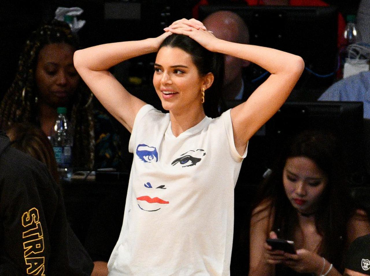 熱愛宣言のケンダル・ジェンナー、さっそく「デキる彼女」ぶりを発揮 恋人の出場で…