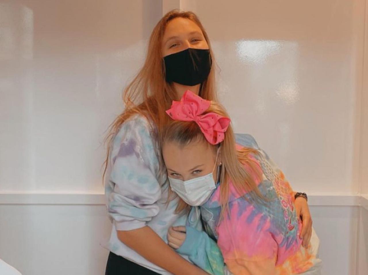 ジョジョ・シワ、恋人との「交際1ヵ月記念日」をお祝い