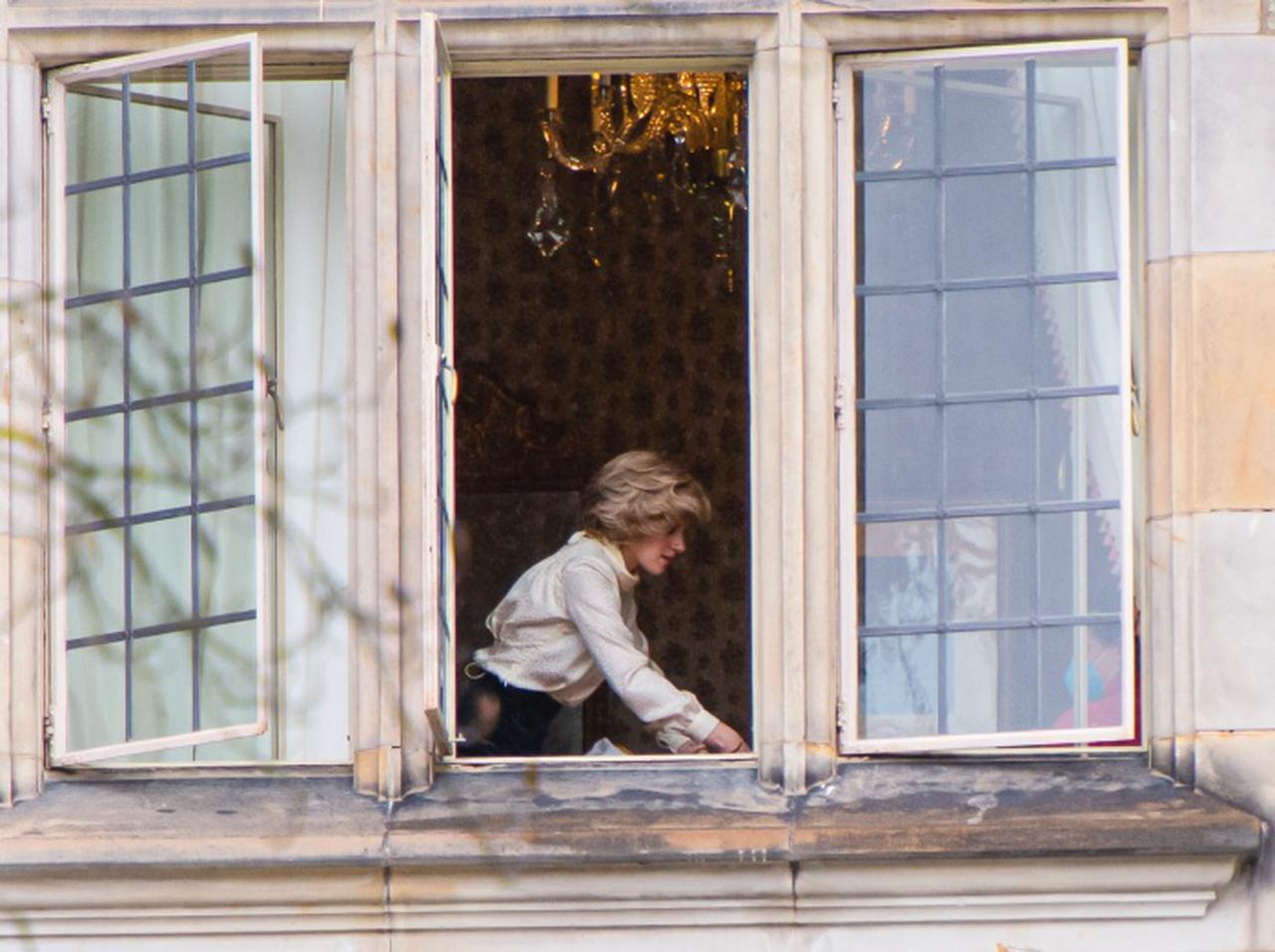 ダイアナ妃役のクリステン・スチュワート、撮影中の「横顔」が本人にしか見えない