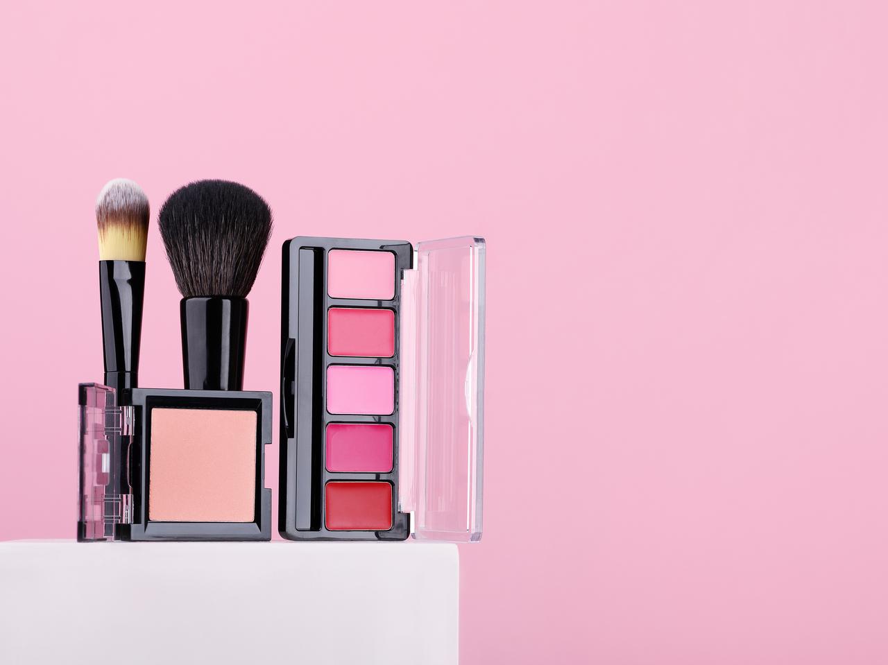 肌色で映えるカラーは違う!「マットメイク」に似合うリップ&アイシャドウの選び方