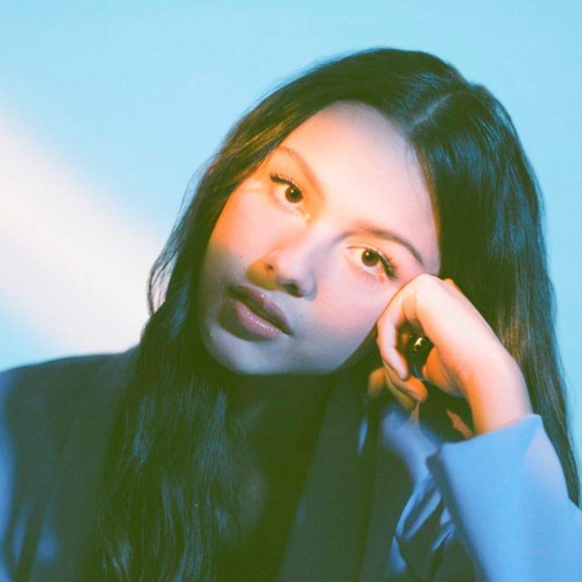 「音楽は失恋の時に助けてくれる」オリヴィア・ロドリゴが失恋ソングのプレイリストを公開