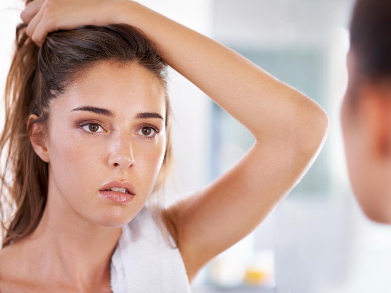 余計にテカる?オイリー肌によくあるNGスキンケア