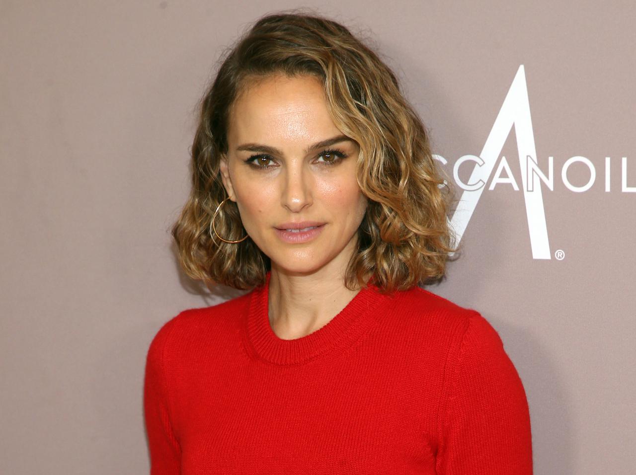 ナタリー・ポートマン、“昨夜会った”シンデレラの顔を覚えてない「王子」を一刀両断