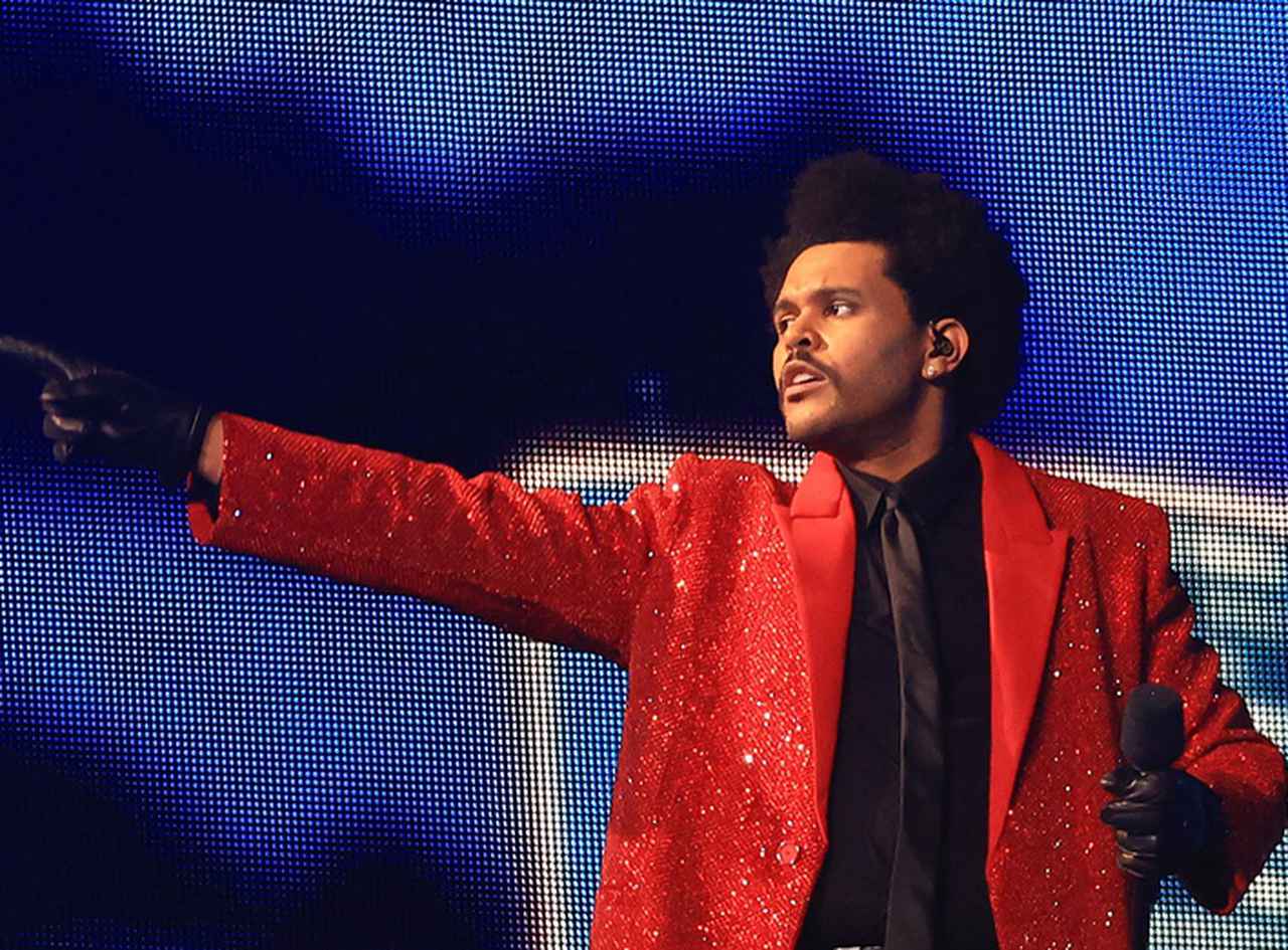 実に250時間！ザ・ウィークエンド、スーパーボウルのジャケットの制作秘話がヤバい