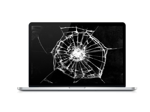 AppleのMacBook Pro、“小さなあれ”を置いたまま閉じたら「画面バキバキ」になるかも…