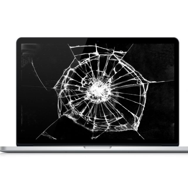 AppleのMacBook Pro、“小さなあれ”を置いたまま閉じたら「画面バキバキ」になるかも…