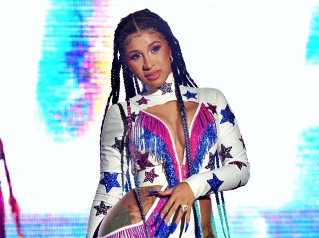 カーディ・B、美容整形でコンプレックスとおさらば「自分に超自信がついた」