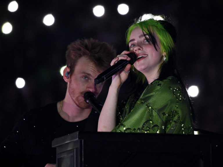 ビリー・アイリッシュが新作ドキュメンタリーに太鼓判!「私は歓声をあげてた」