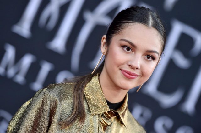 日本のTinderで最も人気のアンセムはオリヴィア・ロドリゴの「drivers licence」！