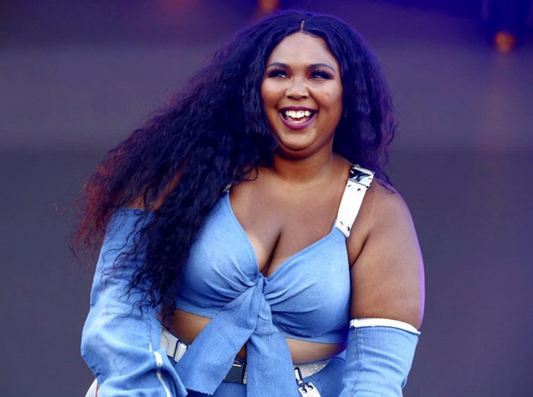 リゾ、「自分のお腹が嫌いだった」愛することができた方法とは?