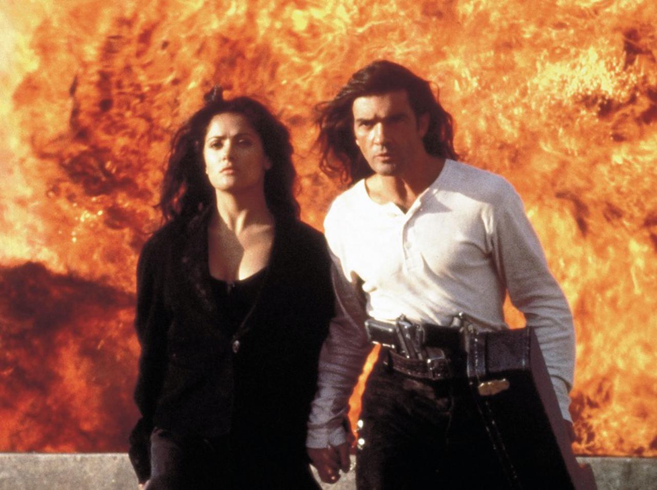 『デスペラード』のセックスシーンは恐怖でしかなかった、サルマ・ハエックが号泣秘話を告白