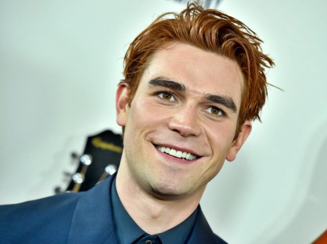 『リバーデイル』アーチー役、インスタに「誤爆」も“肝据わりまくり”な対応を見せる