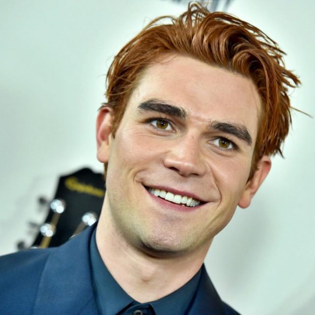 『リバーデイル』アーチー役、インスタに「誤爆」も“肝据わりまくり”な対応を見せる