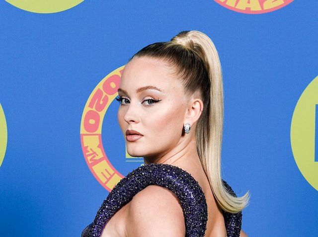 ザラ・ラーソン、国際女性デーにIKEAでオンラインライブを開催