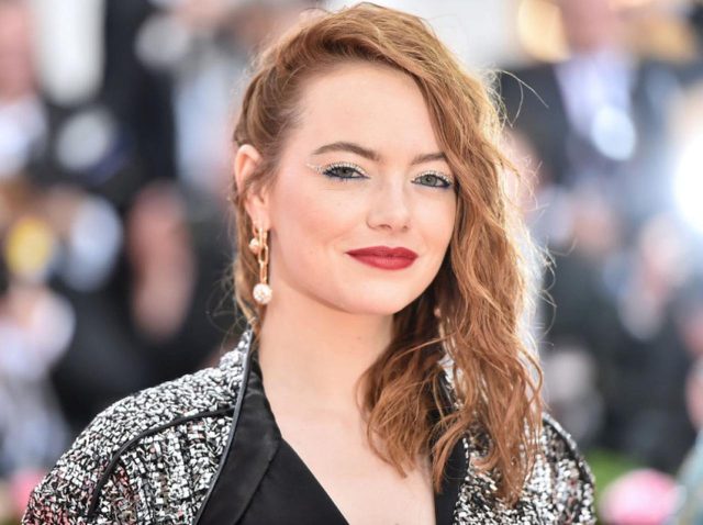 エマ・ストーン主演『クルエラ』のポスターが公開！普段とのギャップにシビれる