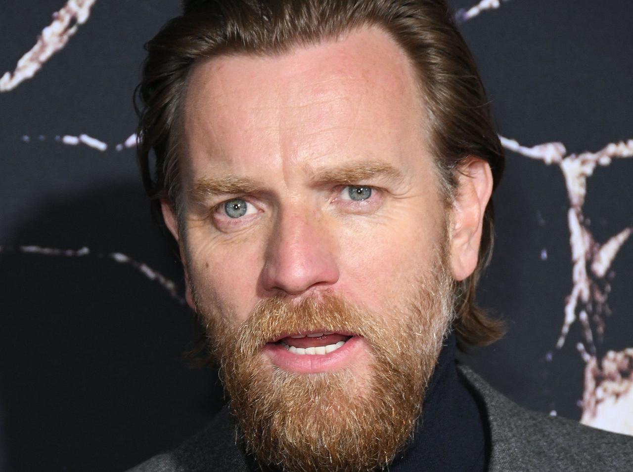 ユアン・マクレガーが筋肉ムキムキに変身!『スター・ウォーズ』スピンオフへ向けて始動か