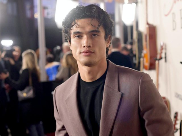 チャールズ・メルトンがアジア系への人種差別に沈黙を破る、「見て見ぬふり」を反省