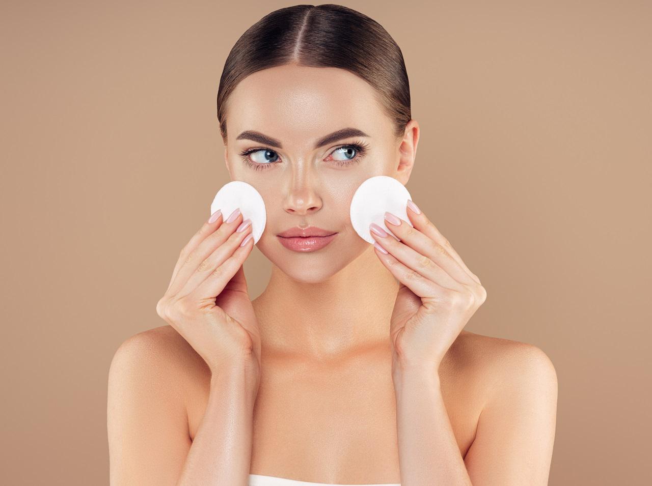 毛穴が開くのを防ぐ！毎日のスキンケアでできる3つの心がけとは？