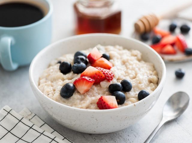オートミールをひと晩寝かせる「オーバーナイトオーツ」が簡単で朝食にぴったり