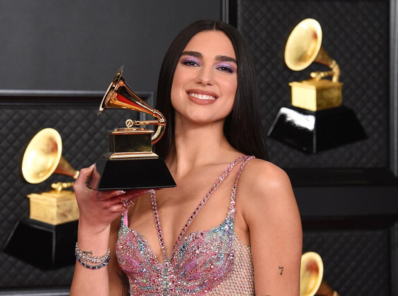 ドナテラ・ヴェルサーチェ、グラミー賞でデュア・リパが着たドレスの製作秘話を明かす