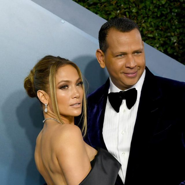 ジェニファー・ロペスとアレックス・ロドリゲス、、破局説を払拭する「キス」撮られる