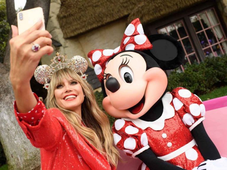 ディズニーランド、キャラクターと触れ合えなくてもゲストが満足する「解決策」に脱帽