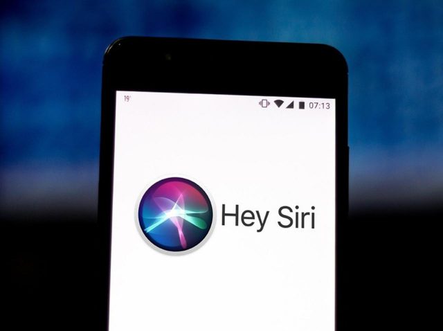 Siriと会話する母、息子が「聞いてしまった話」がひとりじゃ抱えきれない