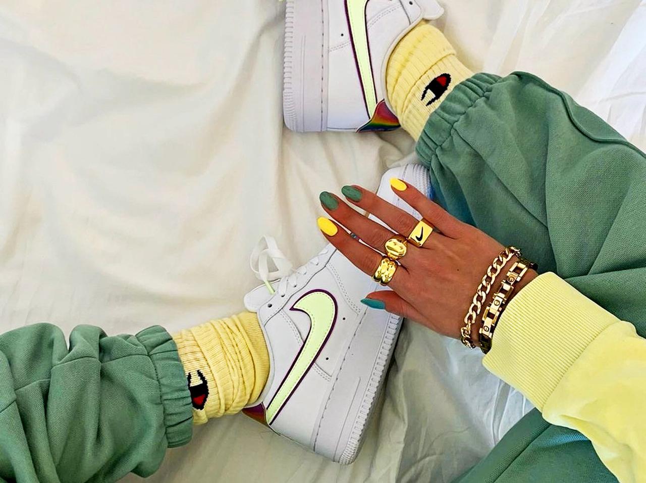 海外のインスタでブーム!セルフネイル×ファッションのマッチスタイルがオシャレ