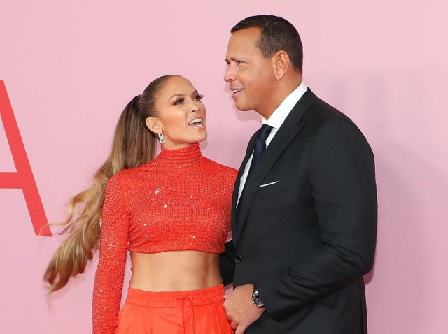 ジェニファー・ロペスとアレックス・ロドリゲスの破局報道はガセ、でも「問題アリ」