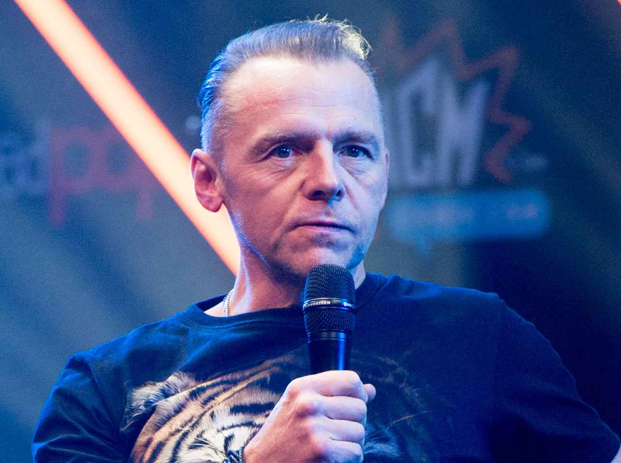 サイモン・ペッグ、「猿にクソッタレなゲス野郎でいるのを止めろって言え」女性殺害事件に静かに怒り