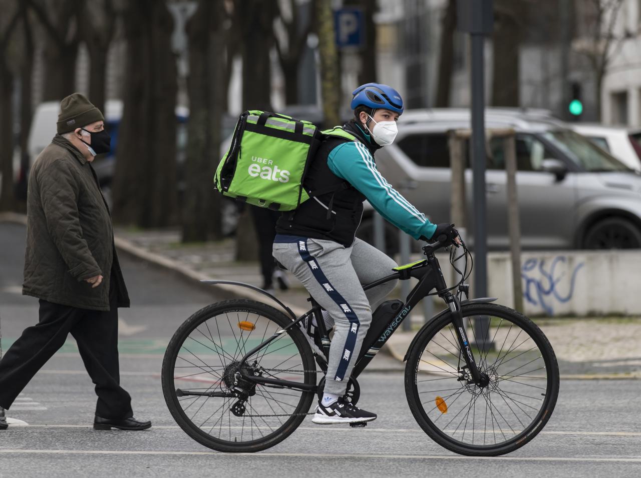 ウーバーイーツ配達員への「配達方法のリクエスト」が笑わせにかかってきてる