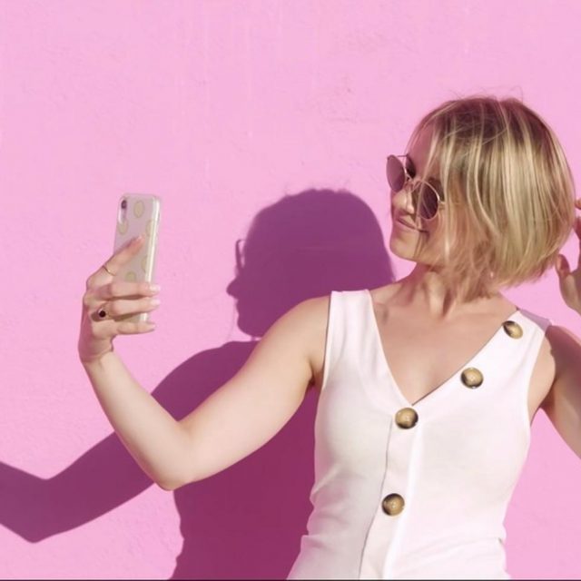 フォロワーもいいねもお金で買える!?　偽インフルエンサー作る実験映画『Fake Famous』が深い
