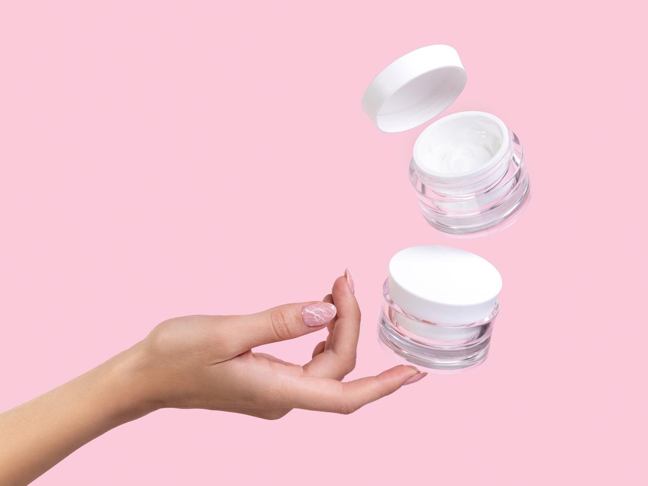 美容液と保湿クリームって両方必要？意外と知らない違いと効果的な使い方
